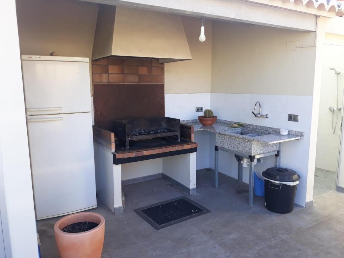 הוילה Montichelvo Casa Del Pueblo מראה חיצוני תמונה