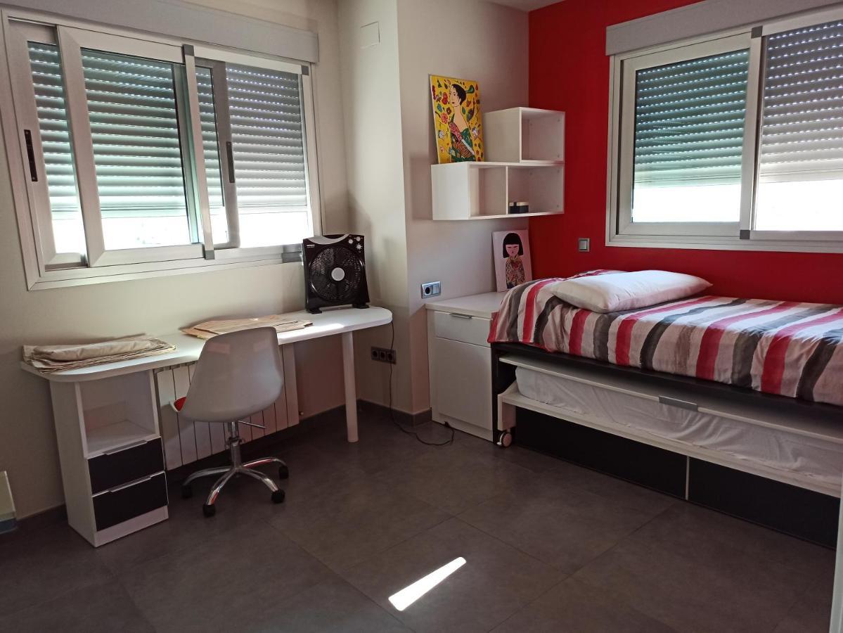הוילה Montichelvo Casa Del Pueblo מראה חיצוני תמונה