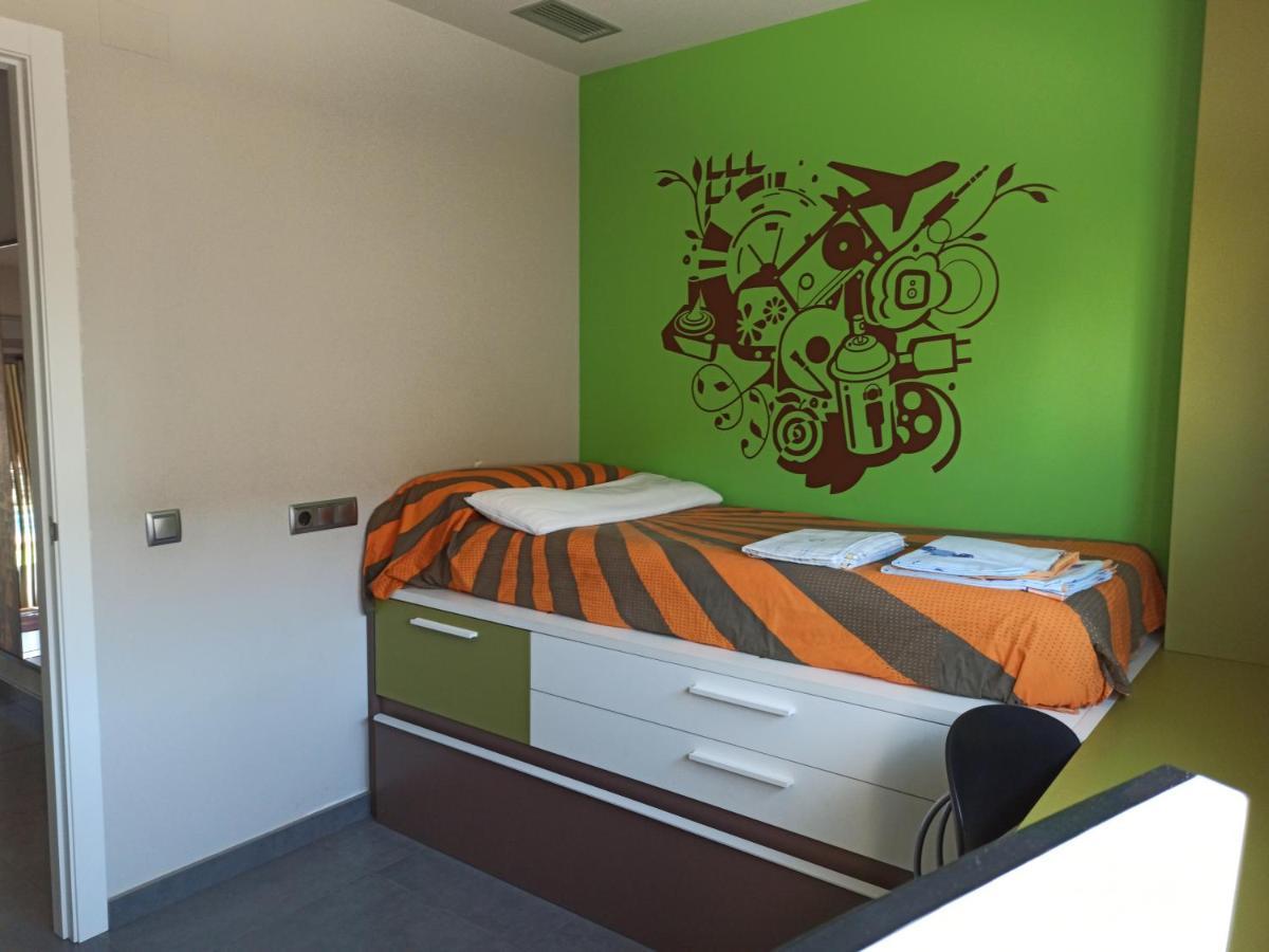 הוילה Montichelvo Casa Del Pueblo מראה חיצוני תמונה