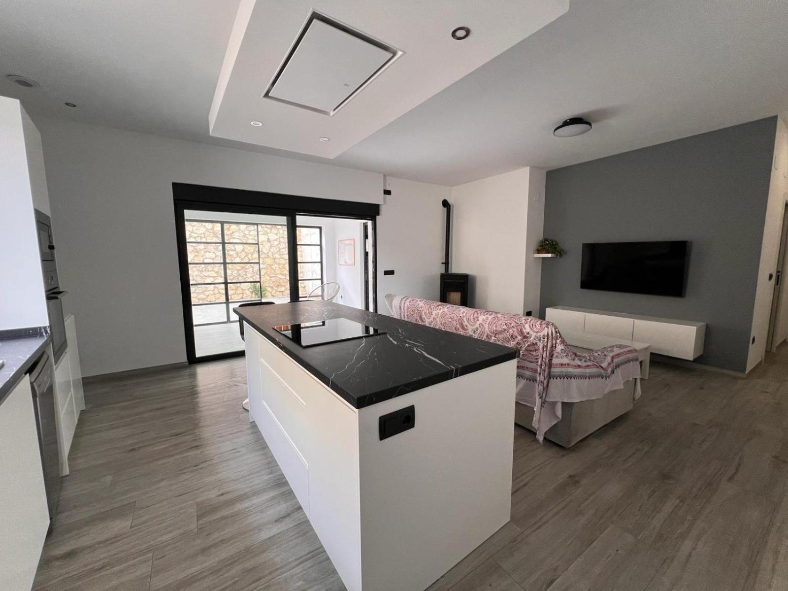 הוילה Montichelvo Casa Del Pueblo מראה חיצוני תמונה