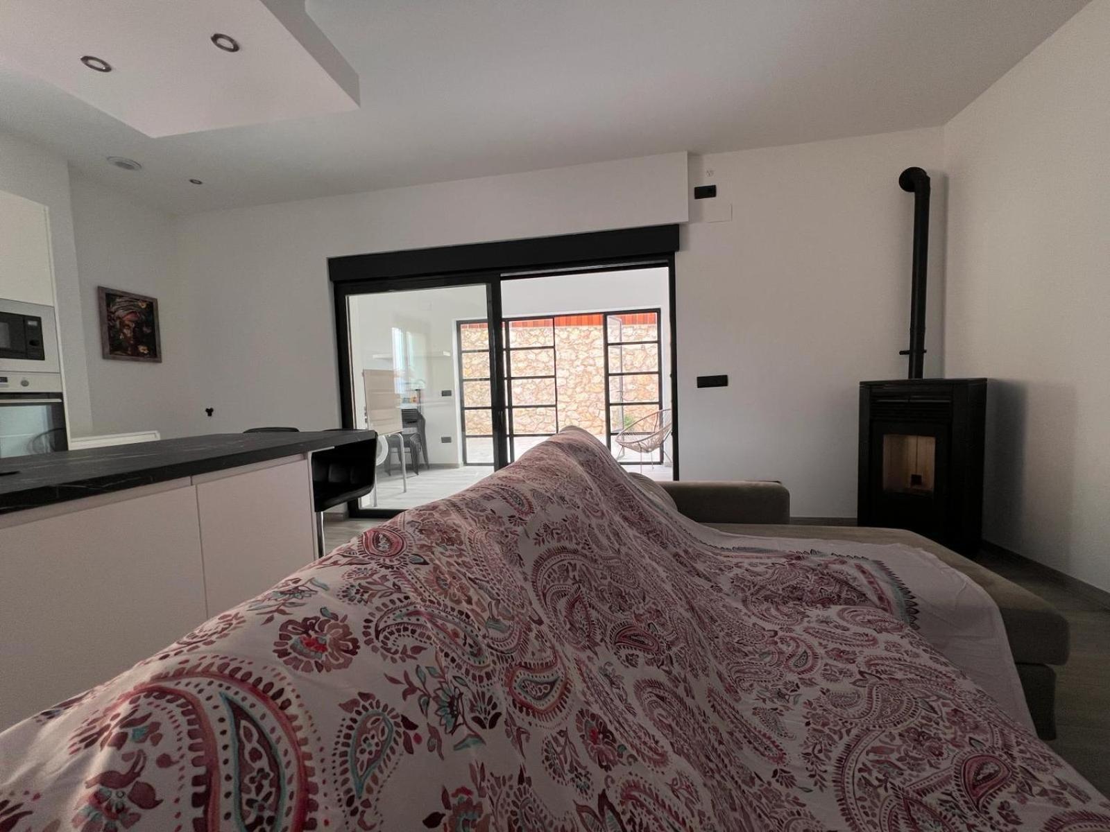 הוילה Montichelvo Casa Del Pueblo מראה חיצוני תמונה