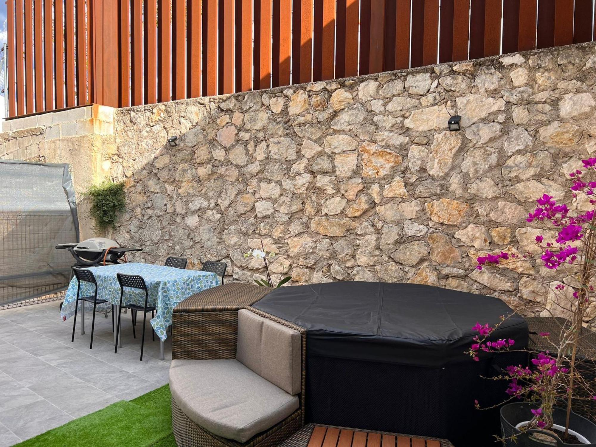 הוילה Montichelvo Casa Del Pueblo מראה חיצוני תמונה